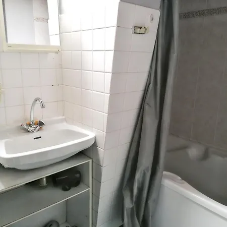 アパート Familial A - 55 M² Avec Tv Dans La ラ・ブルブール